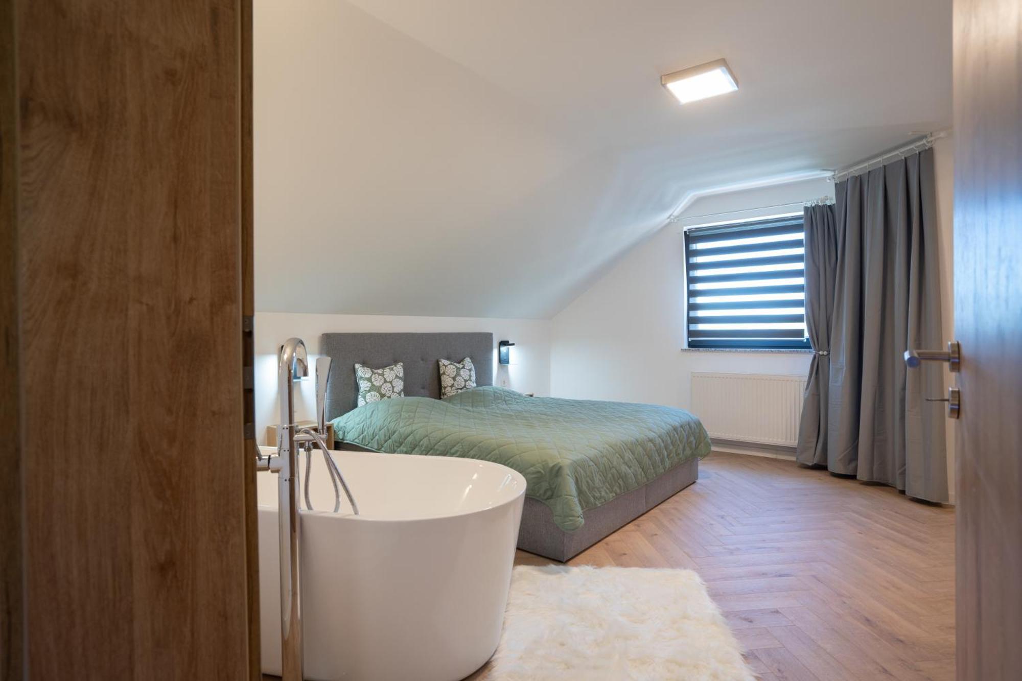 Lux Loft Spa Раковица Экстерьер фото